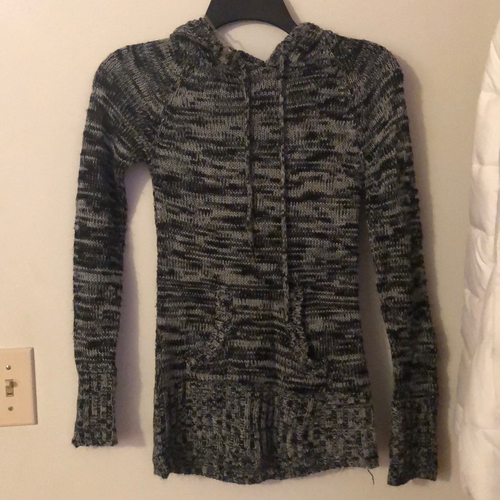 Black and white tunic sweater